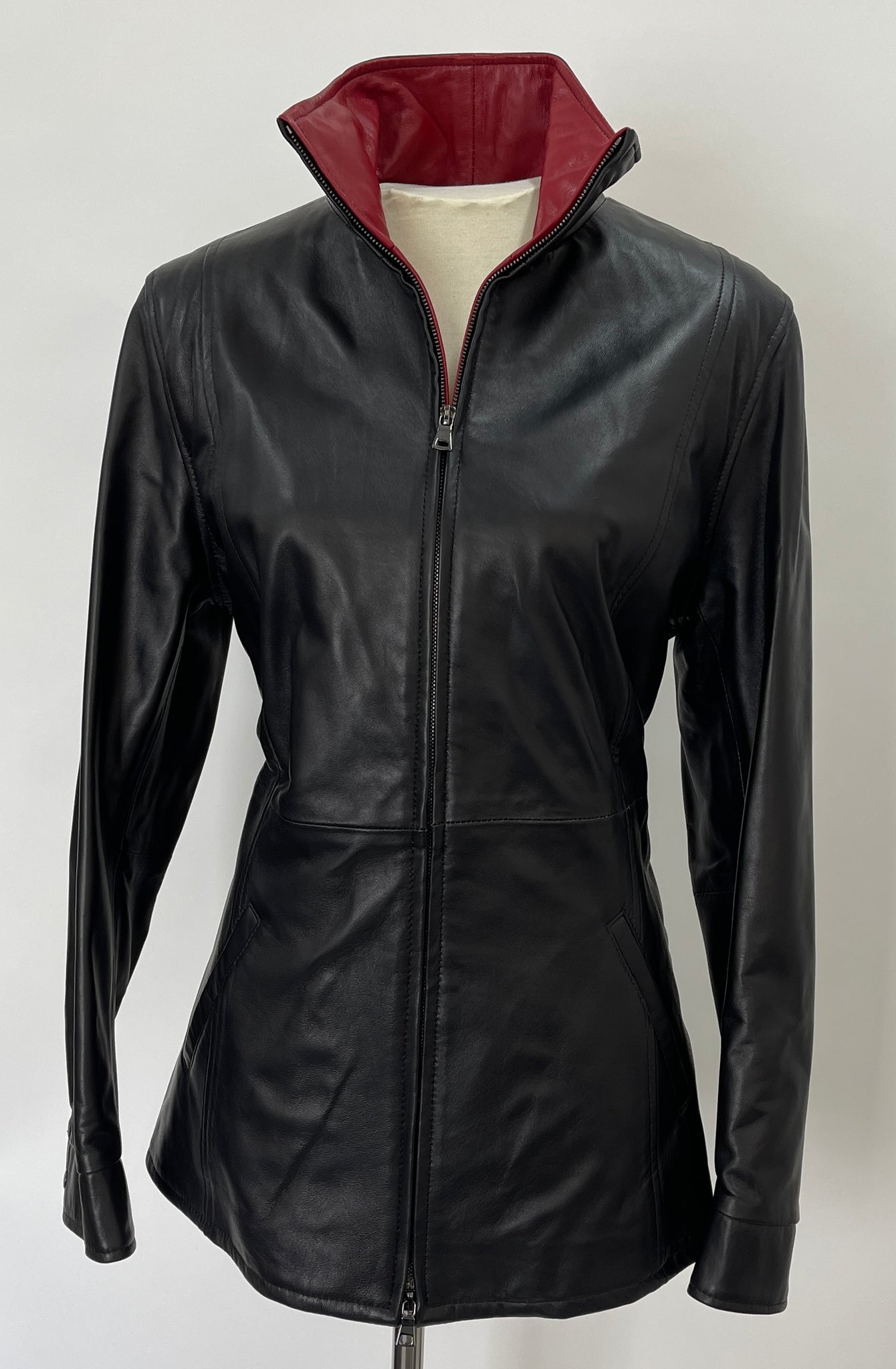 7060 - Ladies Leather Zip Coat | Noir/Scarlet